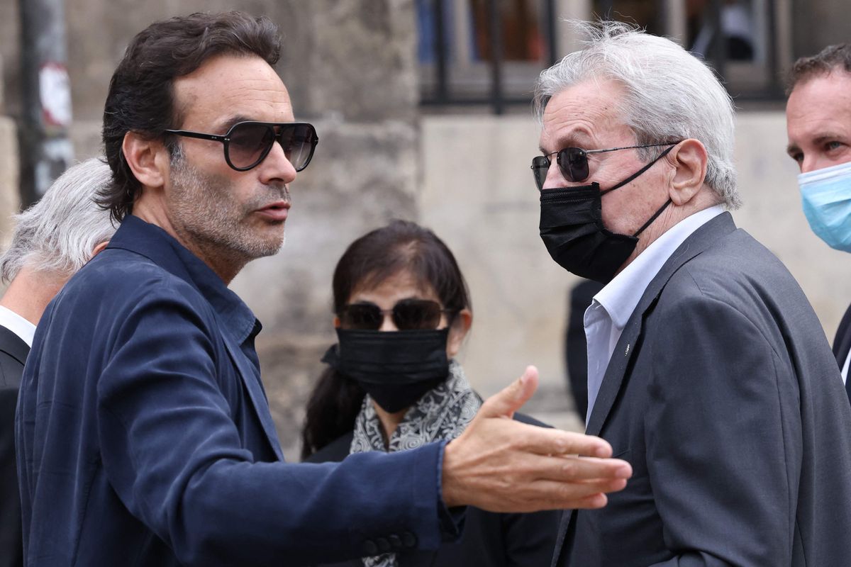 Bataille judiciaire: La dame de compagnie contre-attaque face aux enfants d’Alain Delon