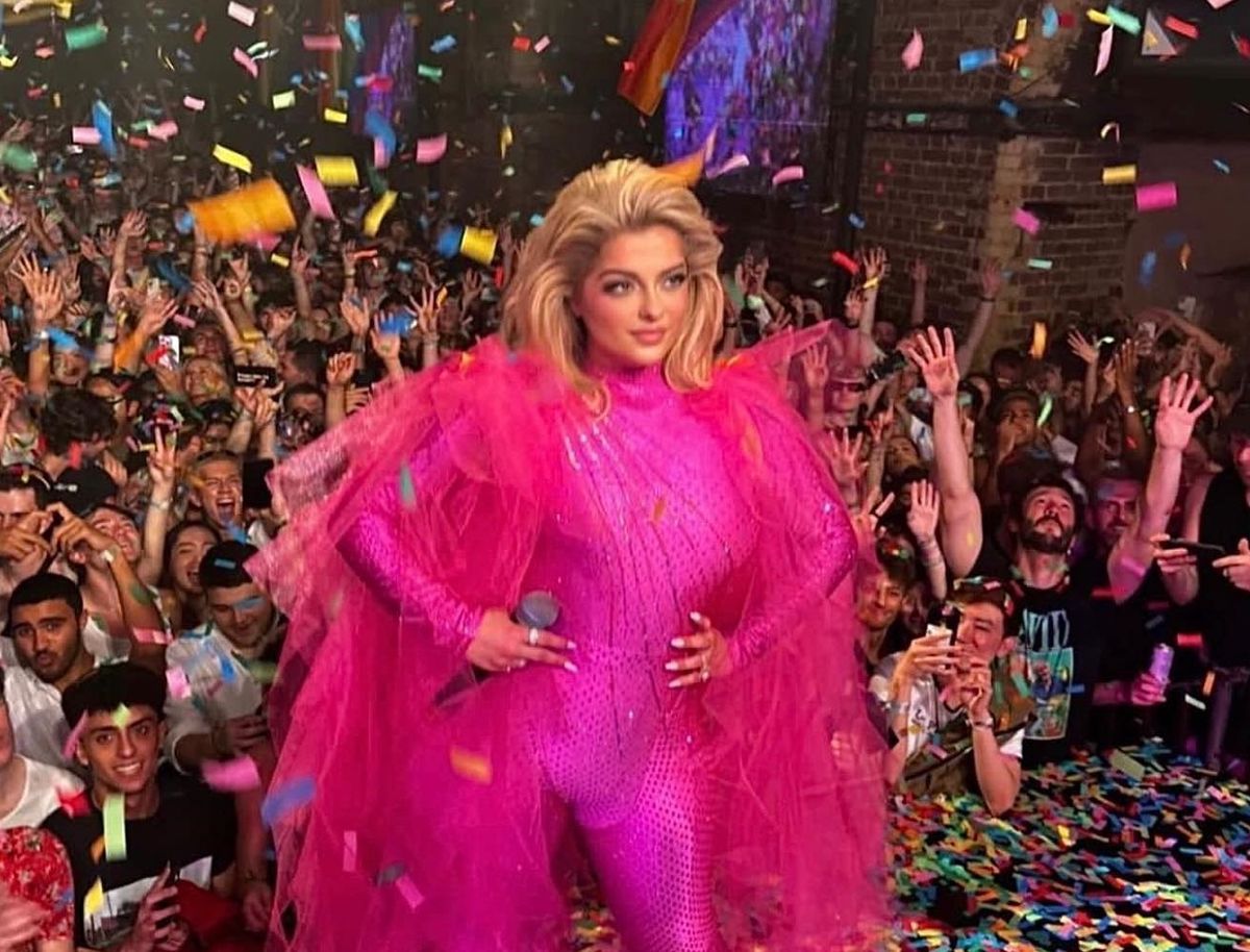 Bebe Rexha: Elle confirme sa rupture en plein show