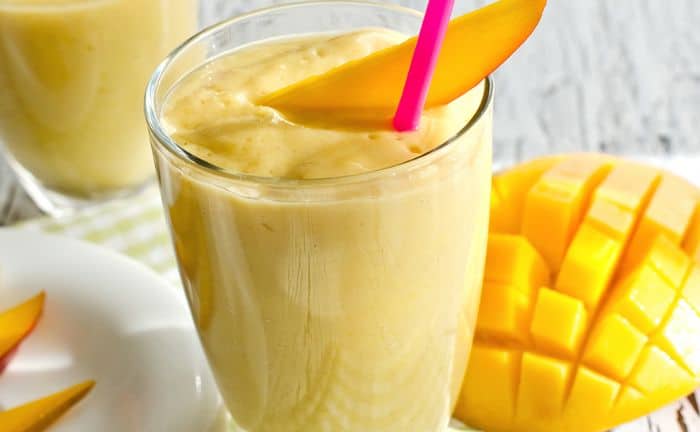 Comment faire un smoothie à la mangue et à la noix de coco