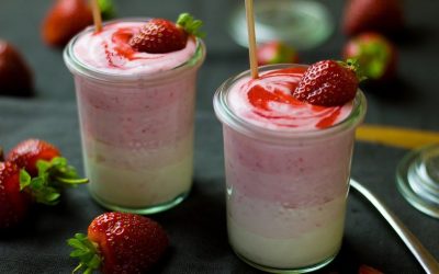 Découvrez la recette de la Natilla ultra-gourmande aux fraises et à la base des 3 laits. Prête en quelques minutes seulement !