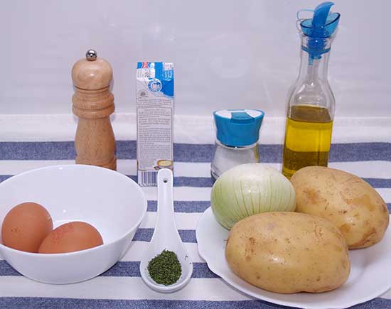 Casserole d'œufs au plat avec pommes de terre