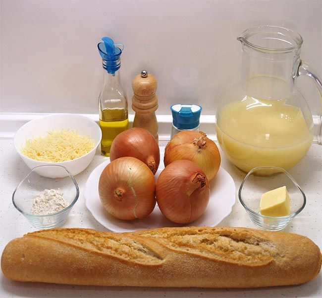 INGRÉDIENTS soupe à l'oignon traditionnelle