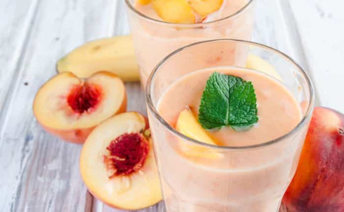 Comment faire un smoothie au yogourt et aux pêches