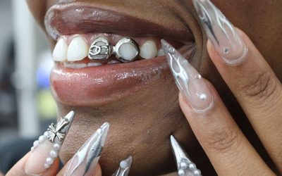 Donnez un coup de pouce à vos dents avec FLANNELS X et London Grillz – Découvrez les secrets d’un sourire étincelant !
