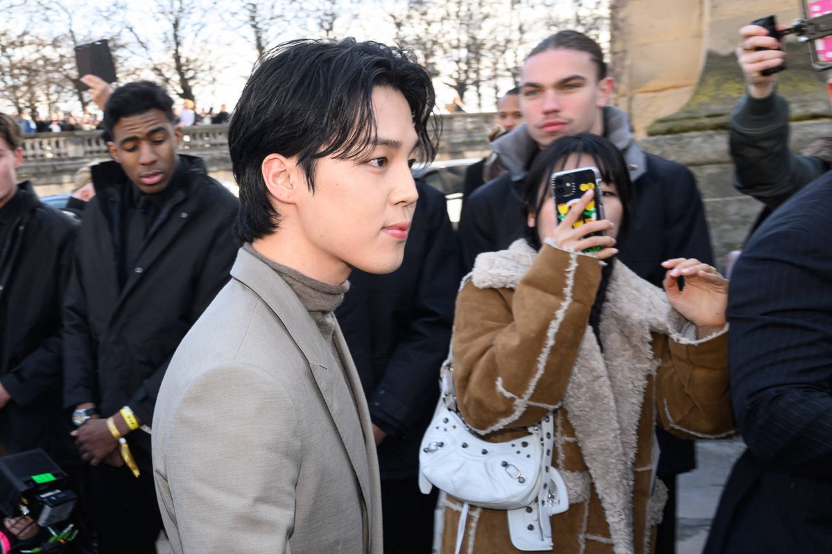 People: Jimin de BTS reçoit une guitare de Ryan Gosling