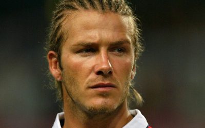 Incroyable révélation de David Beckham en Angleterre : découvrez la coupe de cheveux qu’il regrette le plus !