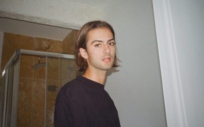 Nicolas Anselmo, cruellement victime d’homophobie, a traversé l’enfer. Découvrez son histoire bouleversante !