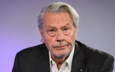 Scandale en France : La résidence de la compagne d’Alain Delon perquisitionnée, révélations choc à prévoir !