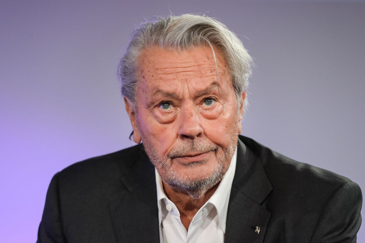 France: Affaire Alain Delon: perquisition au domicile de sa dame de compagnie
