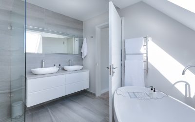 Vous ne croirez jamais comment transformer facilement votre baignoire en douche !