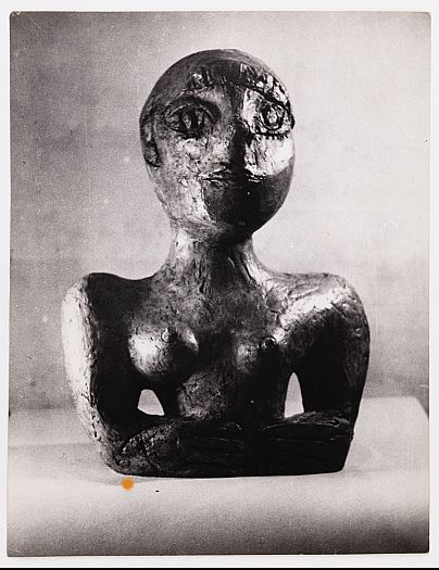 Wanda Czełkowska, Autoportrait, 1959, sculpture, photographe inconnu