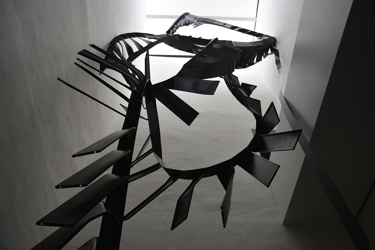 'Stairs' par Monika Sosnowska, 2016 - 2017