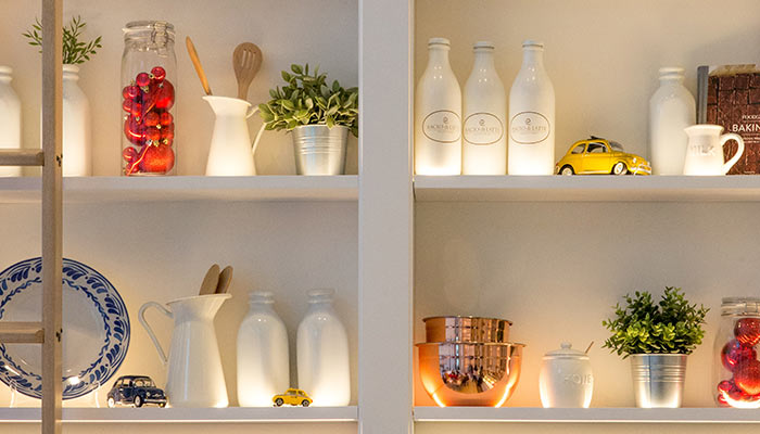 meuble de cuisine avec éclairage intérieur