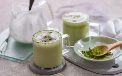 Découvrez le secret ultime pour booster ton énergie : le délicieux smoothie de thé vert au lait !