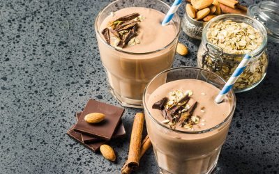 Découvre notre recette irrésistible de milkshake au chocolat, à l’avoine et à la cannelle !