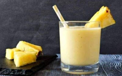 Découvrez la méthode ultime pour préparer un délicieux smoothie ananas à la vanille, tout simplement irrésistible ! 🍍🌟