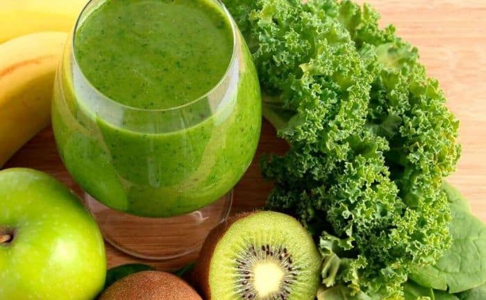 Comment faire un smoothie au kiwi et à la laitue romaine