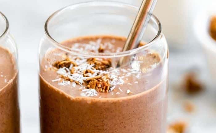 Un milk-shake aux cacahuètes pour une collation