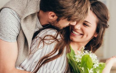 Découvre dès maintenant les signes astrologiques qui formeront les couples les plus envoûtants en 2023 !