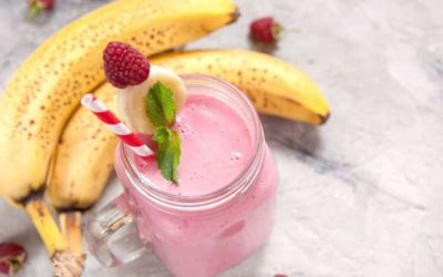 Découvrez notre délicieux et sain smoothie à la banane et aux framboises !
