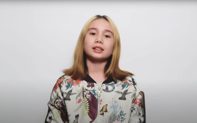 Incroyable mais vrai : la jeune rappeuse Lil Tay, âgée de seulement 14 ans, nous a tragiquement quittés aux États-Unis. Une étoile montante de la musique, elle a laissé derrière elle un héritage indéniable malgré son jeune âge. Découvrez tous les détails sur cette disparition prématurée qui secoue le monde de la musique.