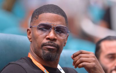 Jamie Foxx présente ses excuses après des propos offensants : “Je regrette profondément mes mots”
