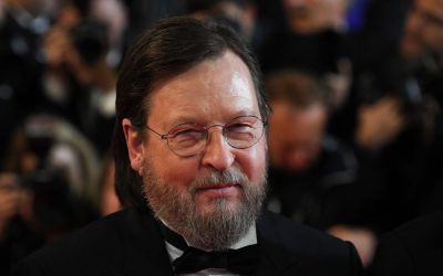 Lars von Trier se défend avec véhémence après sa déclaration controversée sur l’Ukraine : « Les vies russes comptent aussi ! » Découvrez ses explications choc !