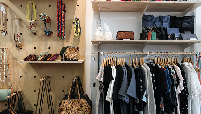 cintre pour sac dans la chambre