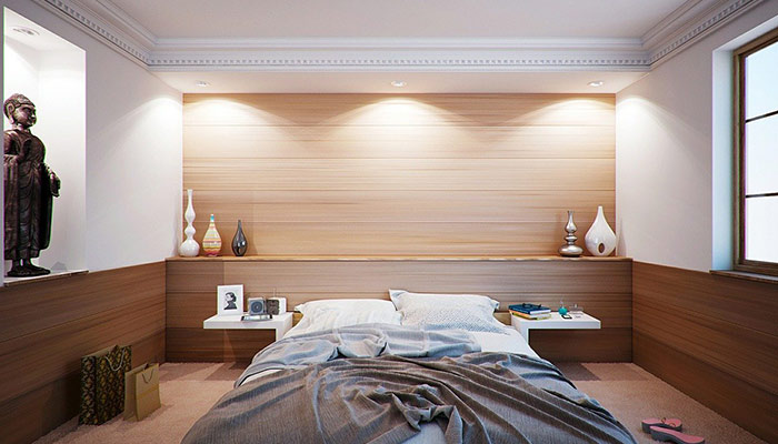 Une chambre en bois dans un style oriental