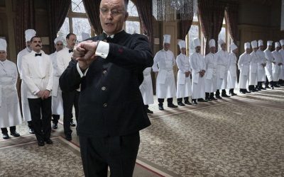 Critique de Venice 2023 : ‘The Palace’ – Roman Polanski offre à ses détracteurs la punchline parfaite !