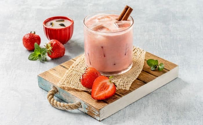 Comment faire un smoothie au corossol et à la fraise