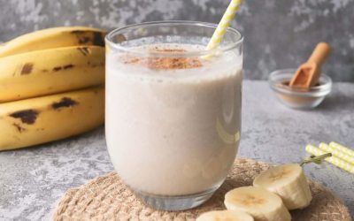 Découvrez comment réaliser votre propre milkshake au yaourt et à la banane en seulement 3 étapes faciles !