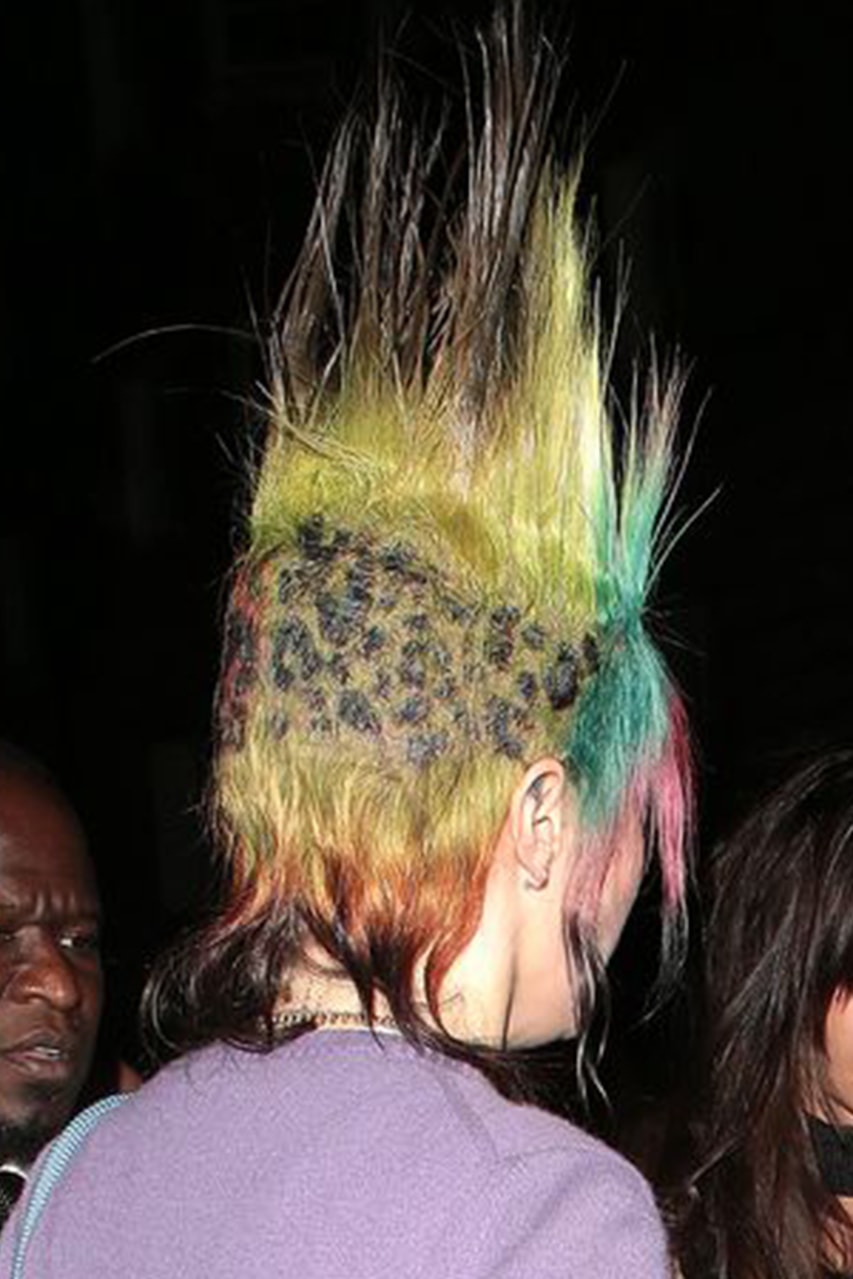 Cara Delevingne coiffure mulet arc-en-ciel hérissée coloration cheveux tendances monde de la mode photos Instagram
