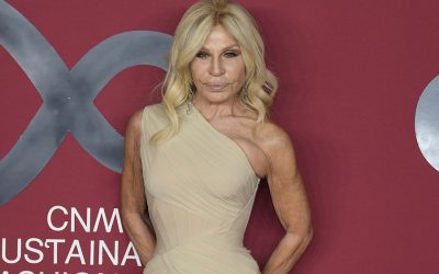 Donatella Versace dénonce vivement les politiques anti-gay du gouvernement italien ! Découvrez ses propos cinglants.