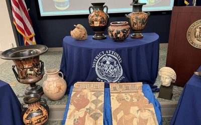 Les États-Unis rendent 266 antiquités volées à l’Italie, dont des vases étrusques et des mosaïques romaines. Une récupération historique à ne pas manquer !