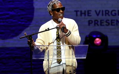 Les barrettes XL en strass d’A$AP Rocky sont tellement Rihanna-Coded, vous n’allez pas y croire !
