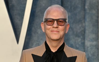 Ryan Murphy crée un fonds exceptionnel pour aider les scénaristes et acteurs sans emploi ! 🌟💸