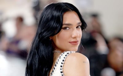 Si je ne peux pas avoir des “sourcils nus” comme ceux de Dua Lipa, je ne les veux pas ! 😍✨