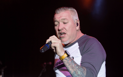 Tragique nouvelle : Steven Harwell, le charismatique leader de Smash Mouth, nous a quittés aux États-Unis !