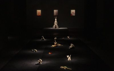 Découvrez la collection d’animaux en peluche de Leiko Ikemura et plongez dans son parcours artistique lors de cette exposition exclusive à Berlin !