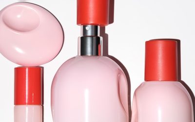 Attention, la taille XL du parfum Glossier “You” est maintenant disponible – À découvrir absolument !