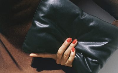 Découvrez le nouveau sac de maquillage révolutionnaire de Fara Homidi, la marque de beauté incontournable !