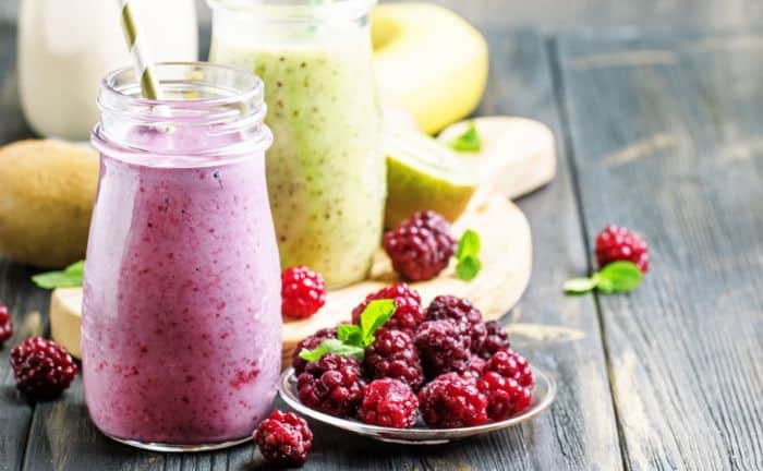 Comment faire un smoothie à la mangue et aux mûres