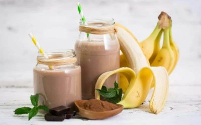 Démarrez votre journée divinement avec un délicieux mélange de banane, avoine, chocolat et yaourt !