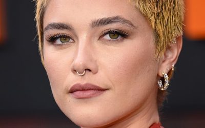 Florence Pugh dévoile son côté Twiggy avec un glamour des années 60 totalement mod