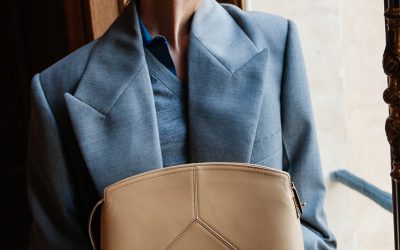 La révélation choc de la Fashion Week de Paris : les filles sont en plein dans leur ère du “Cool Girl” en queue de cheval basse !