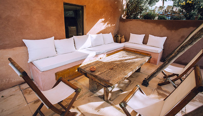 Patio avec établi
