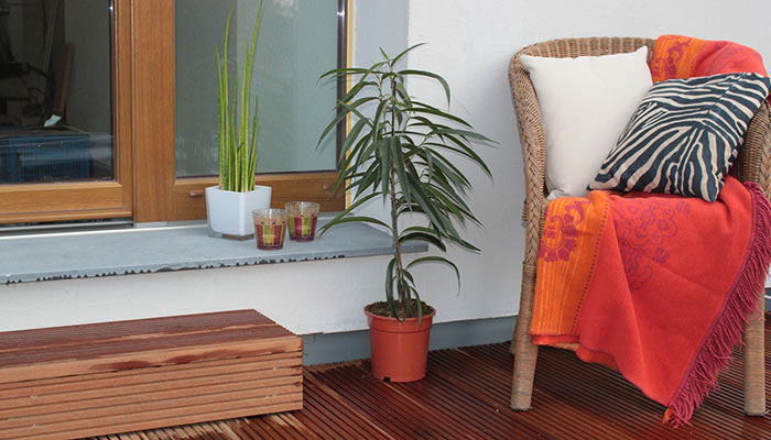 Couverture d'hiver sur le fauteuil