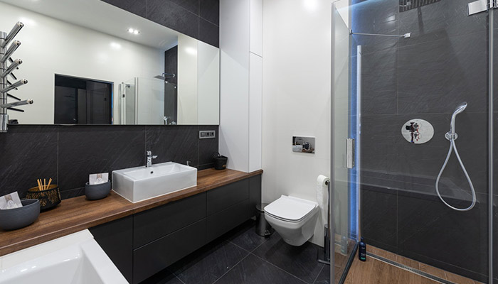 Meubles de salle de bain en noir et bois