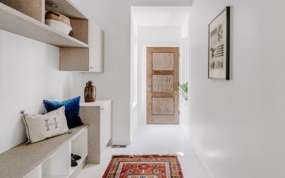 Donnez vie à vos couloirs avec ces astuces d’éclairage qui vont vous éblouir !